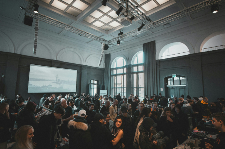 Manage Crowds At Events: 9 Game-Changing Steps - Swoogo